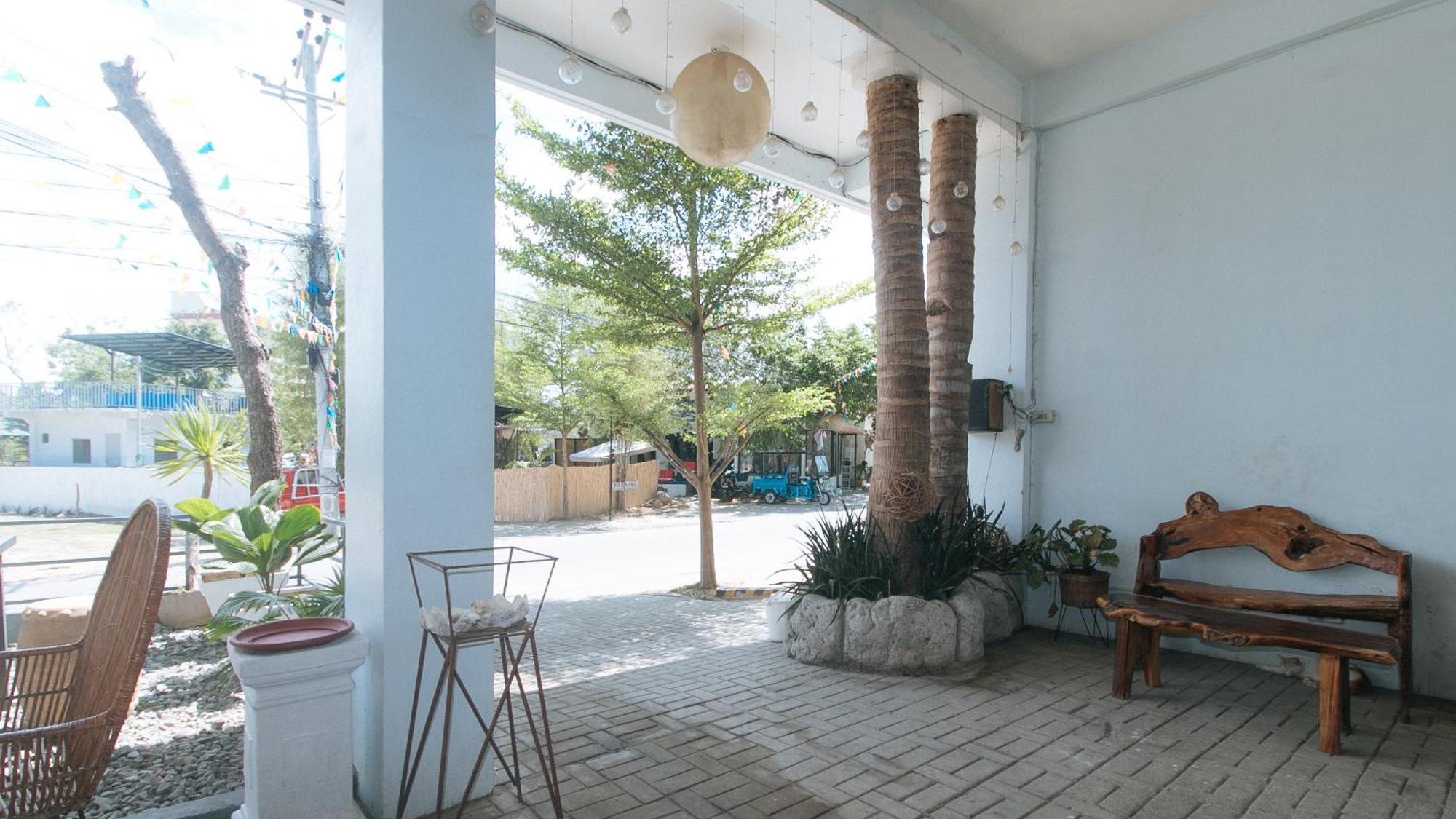 Reddoorz At Fat J Apartelle Mactan セブ市 エクステリア 写真