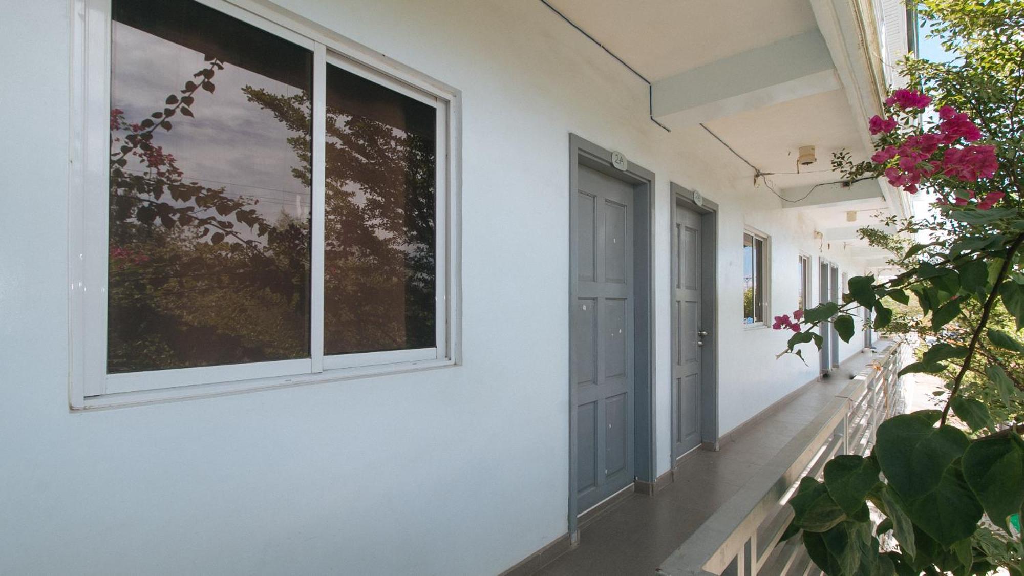 Reddoorz At Fat J Apartelle Mactan セブ市 エクステリア 写真