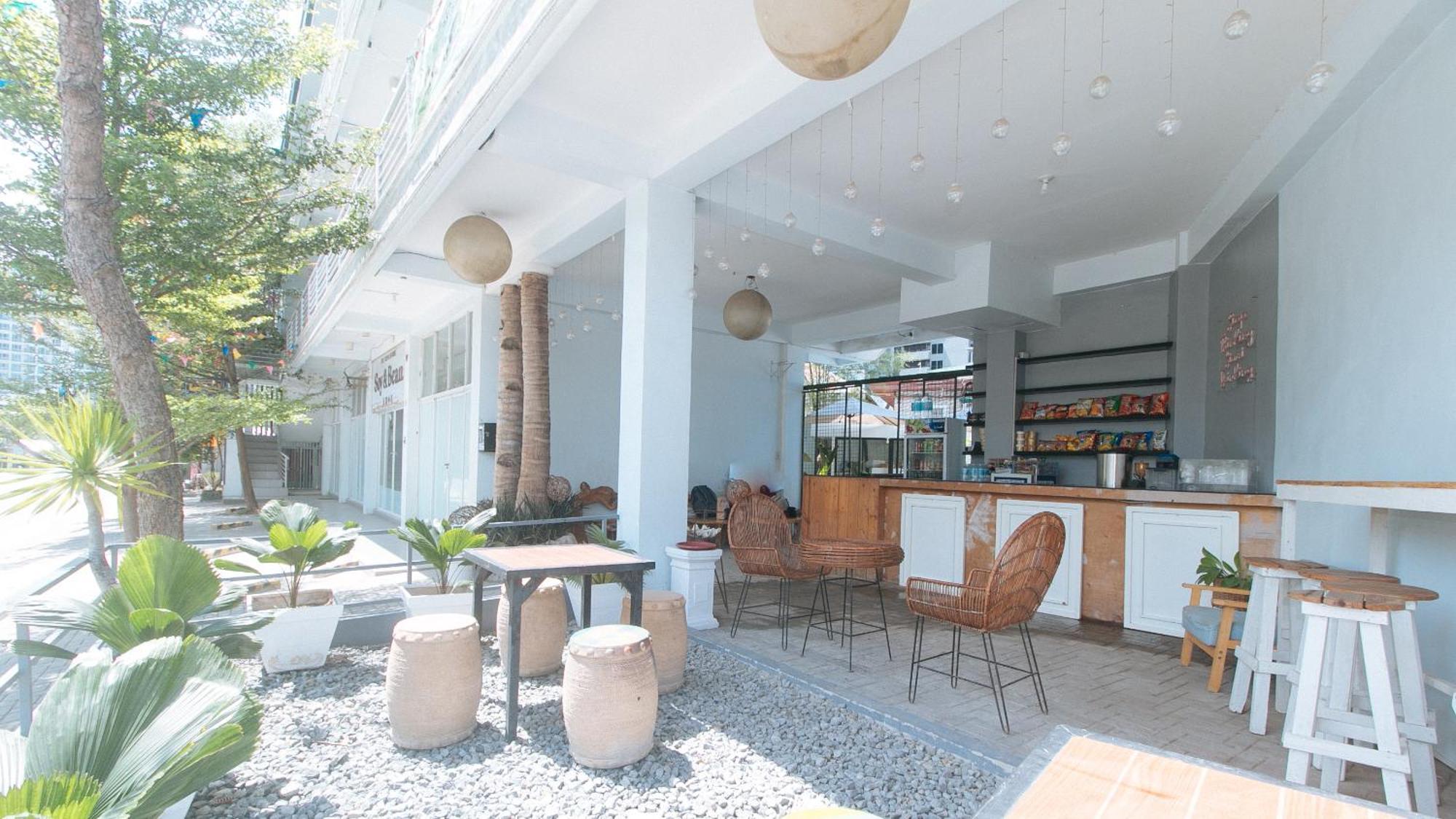 Reddoorz At Fat J Apartelle Mactan セブ市 エクステリア 写真