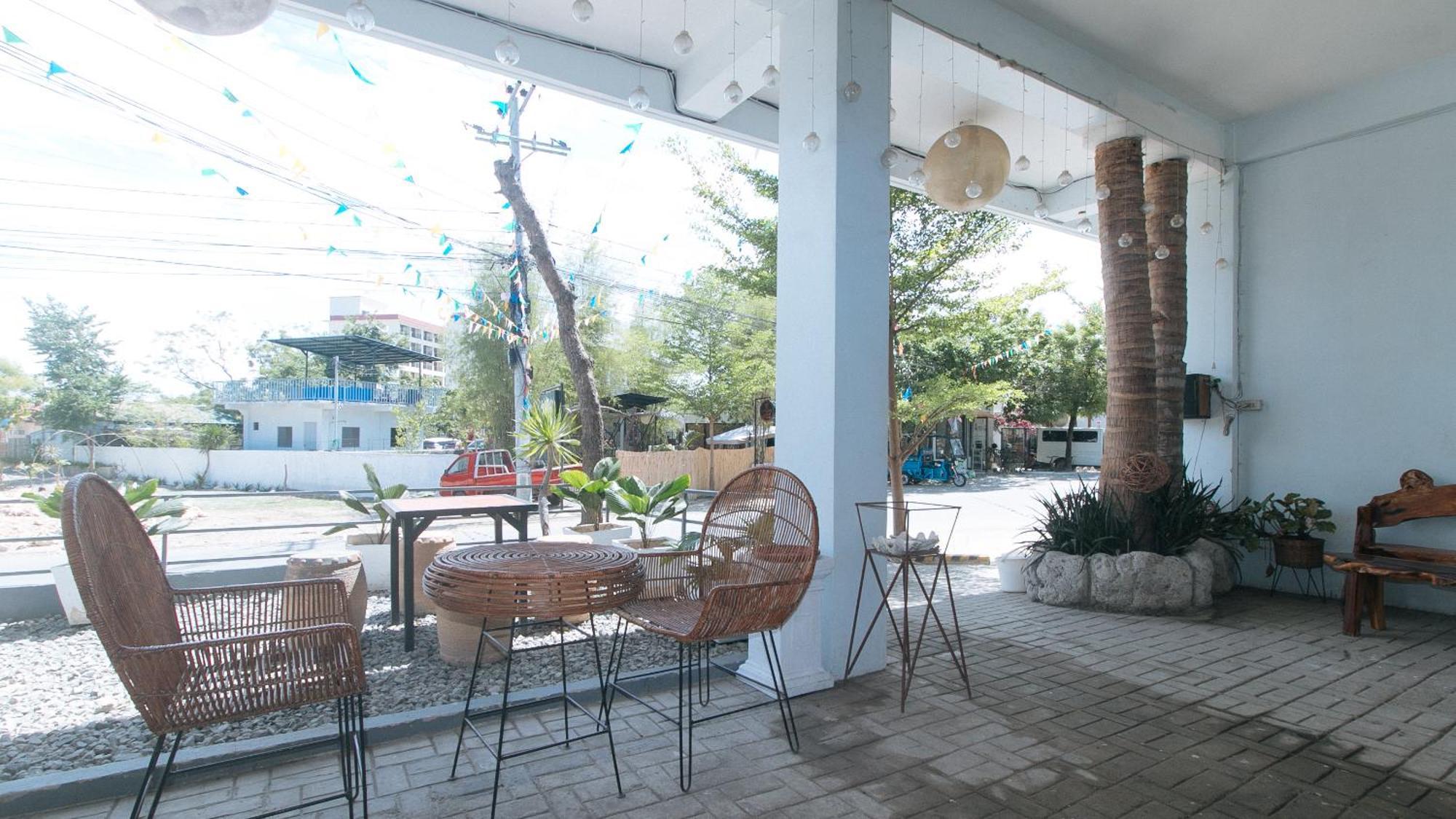 Reddoorz At Fat J Apartelle Mactan セブ市 エクステリア 写真