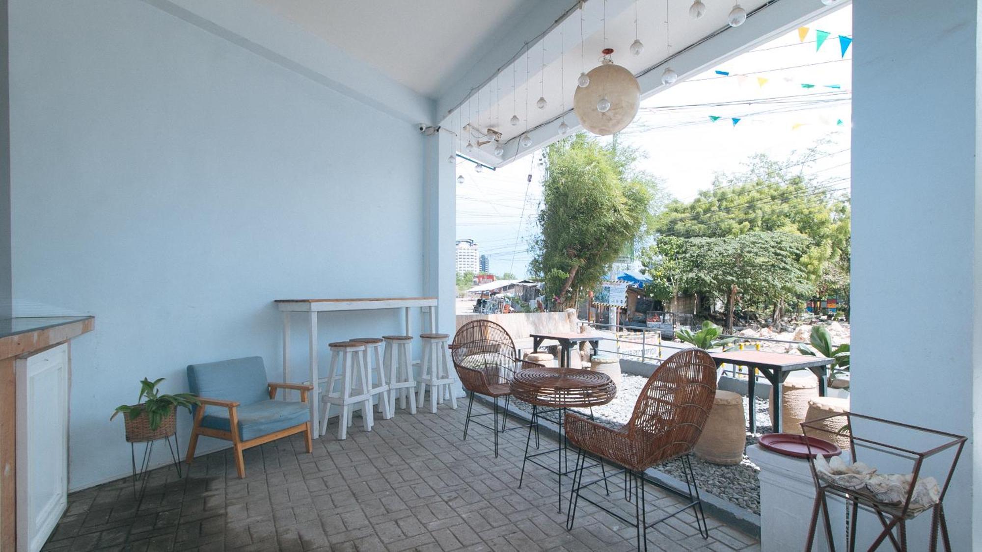 Reddoorz At Fat J Apartelle Mactan セブ市 エクステリア 写真