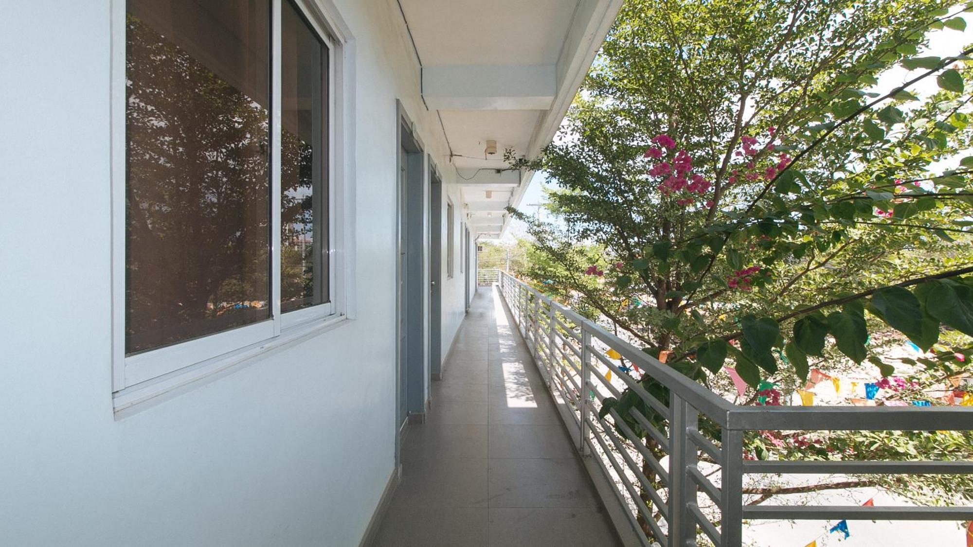 Reddoorz At Fat J Apartelle Mactan セブ市 エクステリア 写真