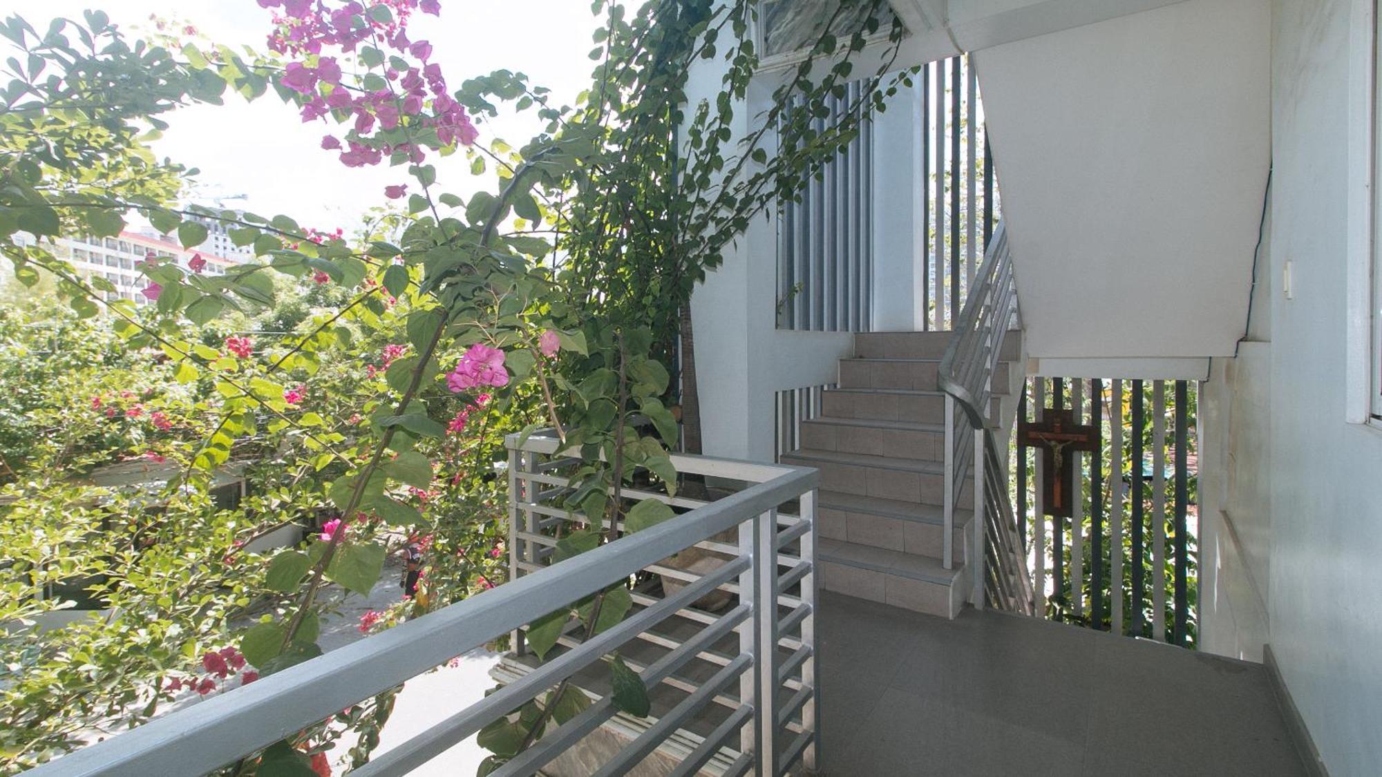 Reddoorz At Fat J Apartelle Mactan セブ市 エクステリア 写真