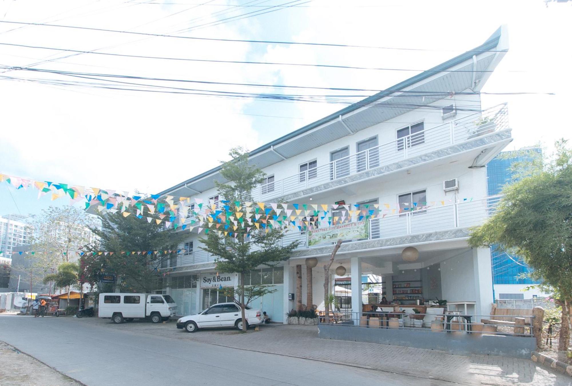 Reddoorz At Fat J Apartelle Mactan セブ市 エクステリア 写真