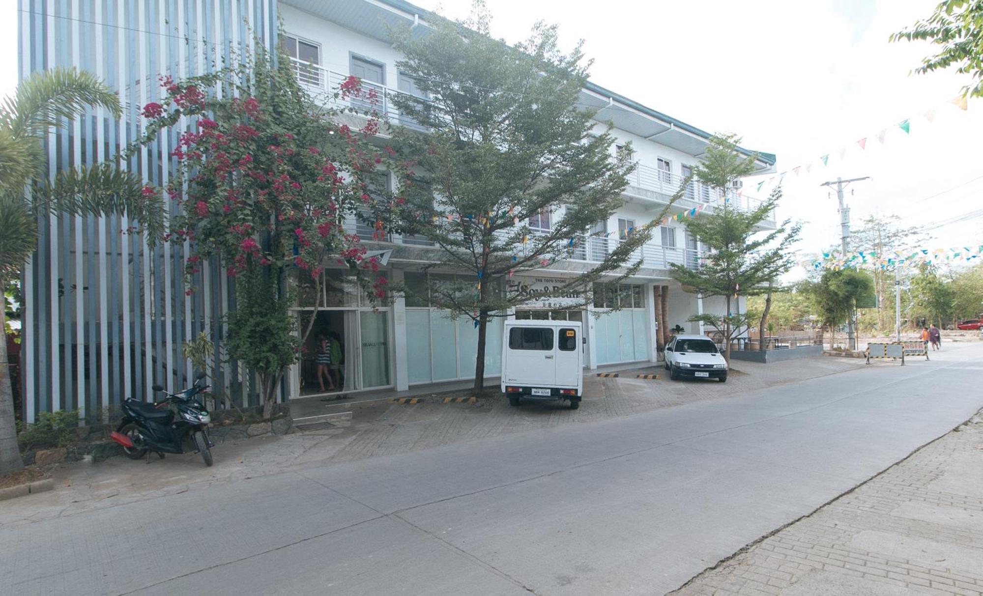 Reddoorz At Fat J Apartelle Mactan セブ市 エクステリア 写真